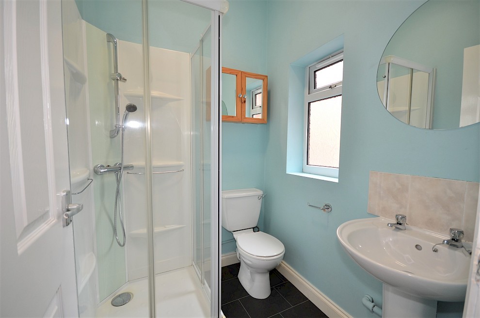 gallery image 18b-holberry-gardens-bathroom.jpg