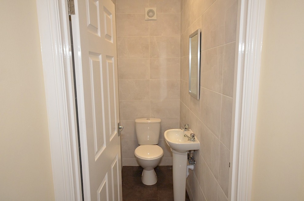 gallery image 6-sawdon-road-sheffield-toilet.jpg