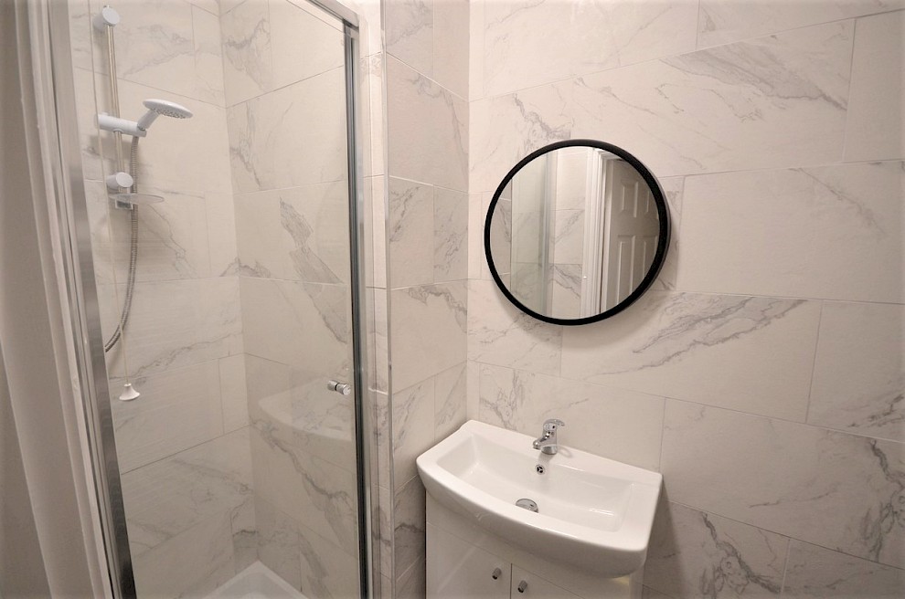 gallery image 1-peel-terrace-bathroom-z.jpg