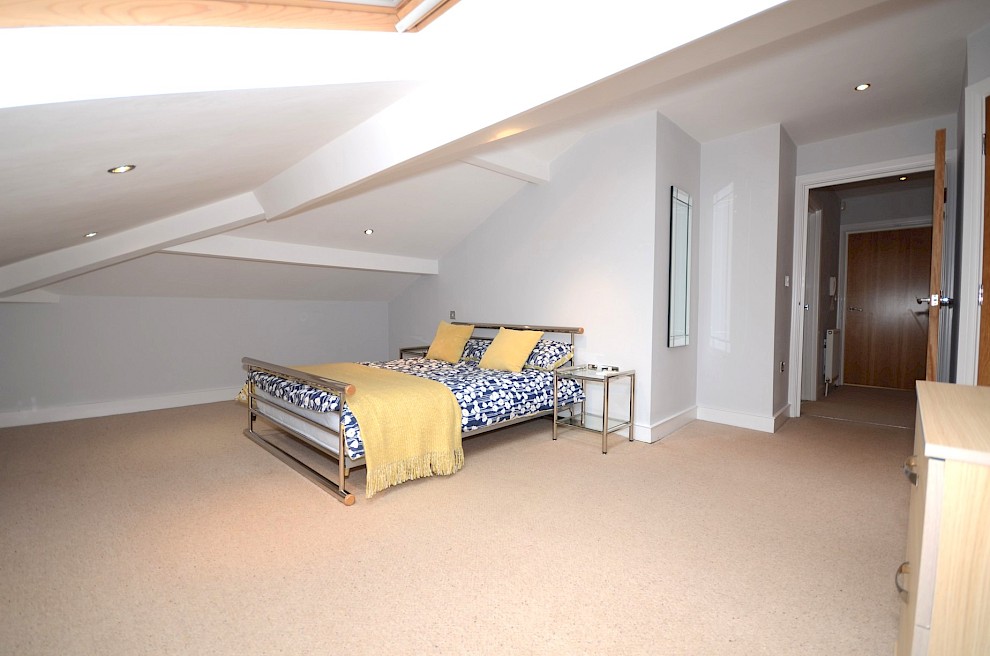 gallery image 04_flat-14-rutland-court.jpg
