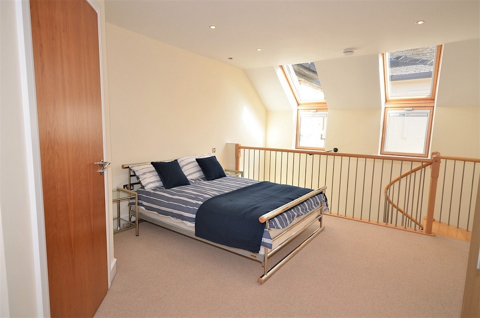 gallery image 09_flat-9-rutland-court-first-floor-bedroom.jpg