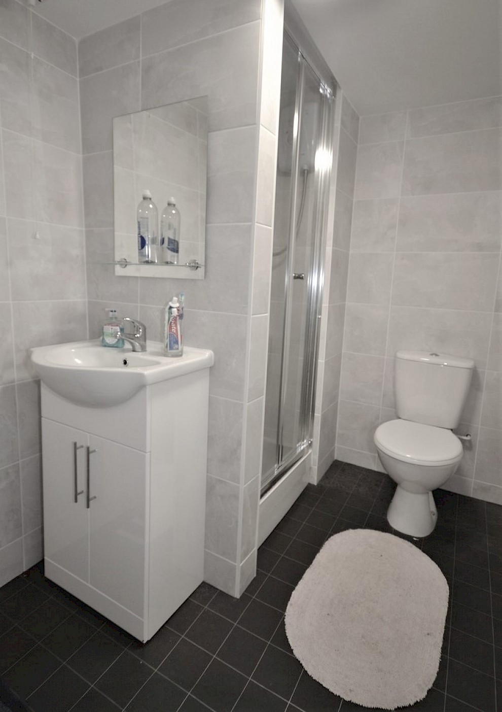 gallery image 13-parkers-rd-bathroom-3-view-2.jpg