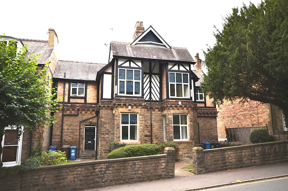 gallery image 44-_brocco_bank_front_exterior.jpg