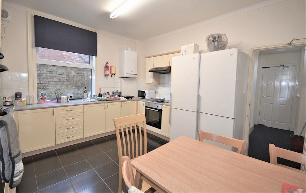 gallery image 47-broomgrove-rd-kitchen.jpg