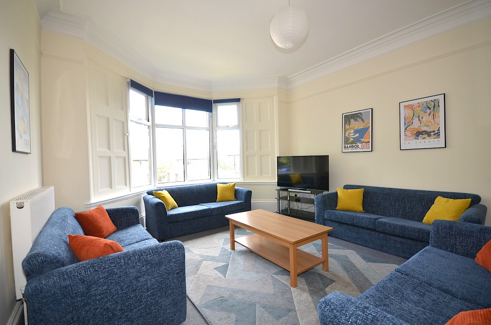 gallery image 3_-6-clarke-dell-living-room.jpg