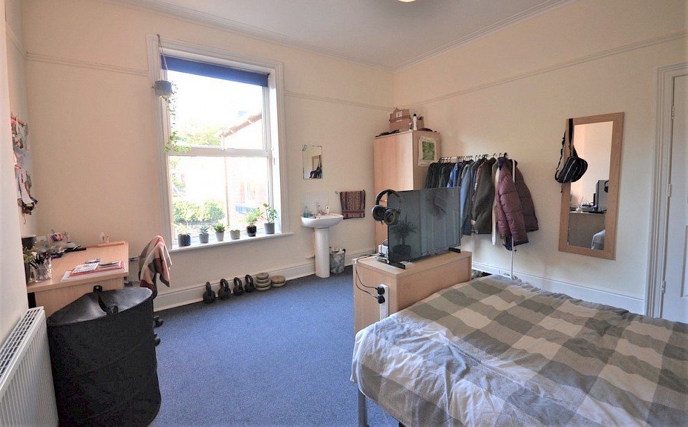 gallery image 346-crookesmoor-rd-bedroom-4-view-2-z.jpg