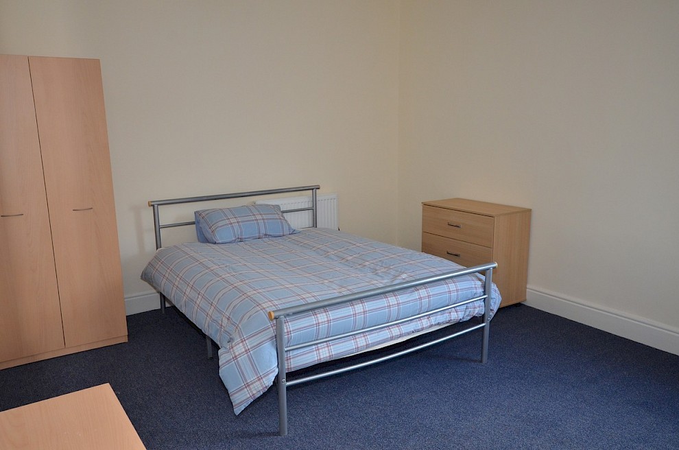 gallery image 36-denham-road-sheffield-bedroom-2.jpg