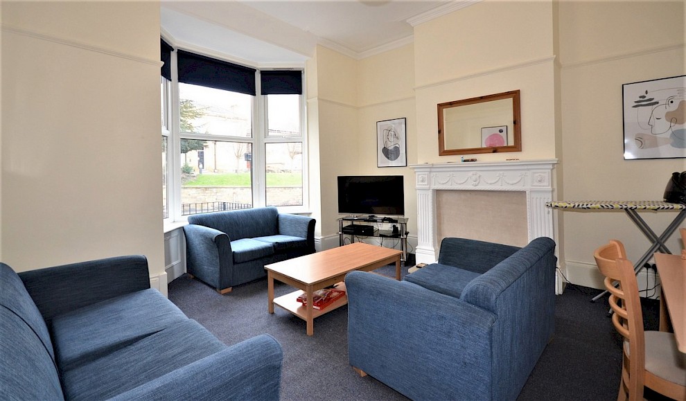 gallery image 04_451-glossop-rd-living-room.jpg