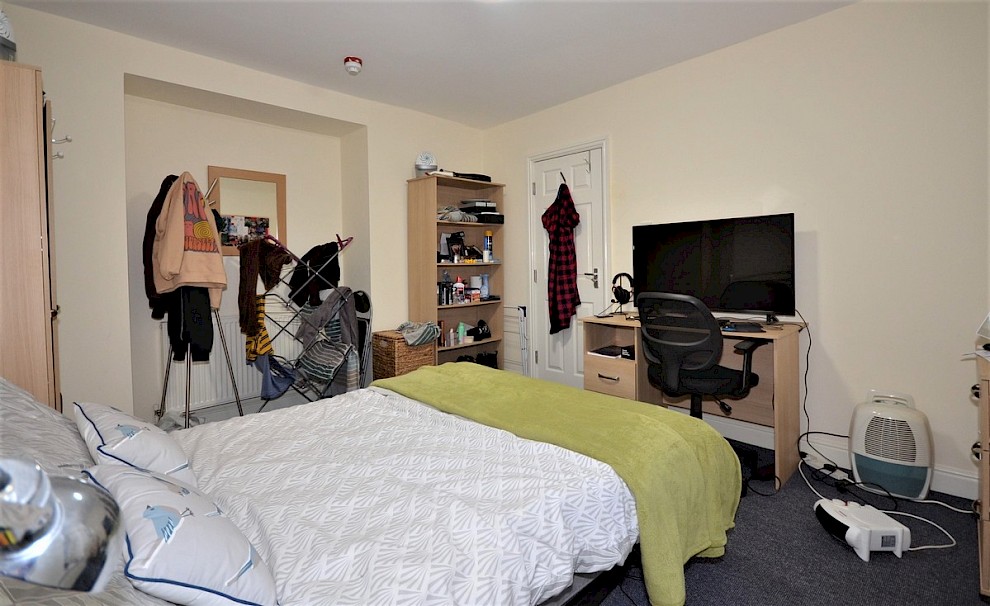 gallery image 07_451-glossop-rd-bedroom-2-view-2.jpg