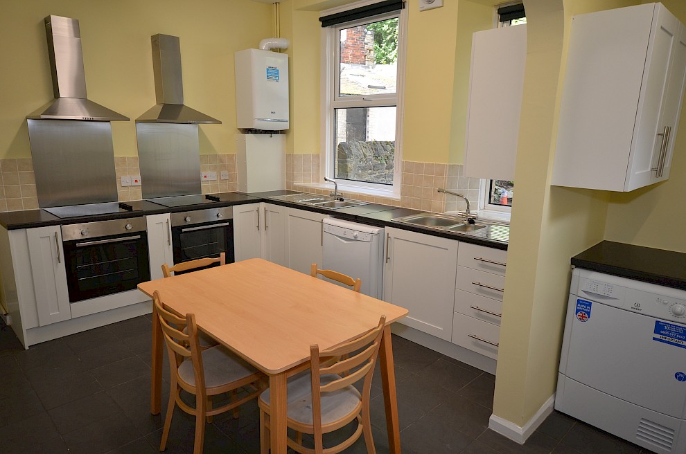 gallery image 6-marlborough-road-7-bedroom-student-house-sheffield-kitchen-3.jpg